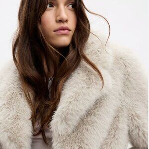Gap Long Faux Fur Jacket / Coat Ivory-Cream, Small